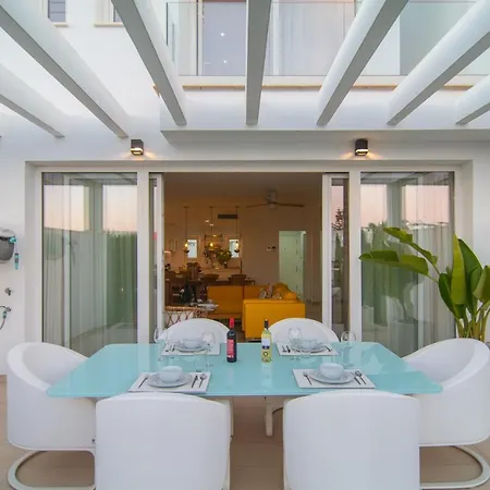 Townhouse El Romeral בית נופש